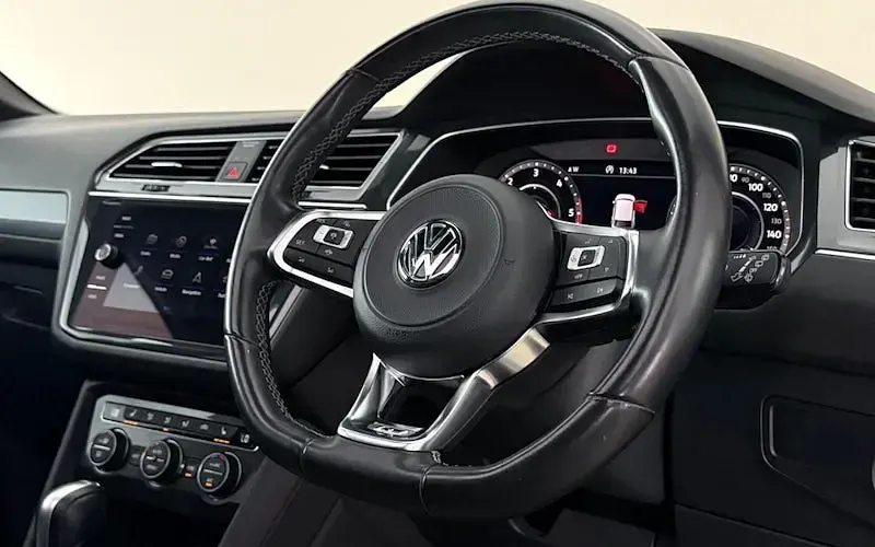 Used VW Tiguan Allspace R-line 150 HP (110 kW) 2018 White SUV
