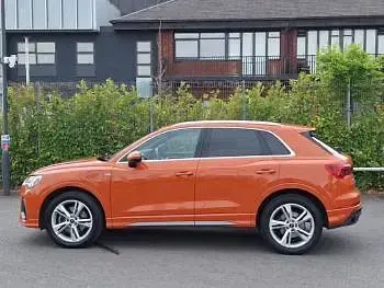 Używany Audi Q3 S-Line 245 KM (180 kW) 2023 Pomarańczowy SUV