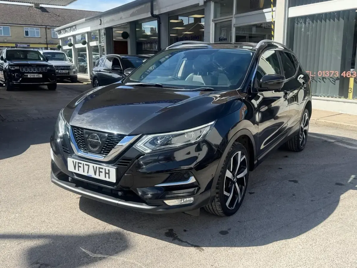 Used Nissan Qashqai Tekna 130 HP (95 kW) 2017 Black SUV