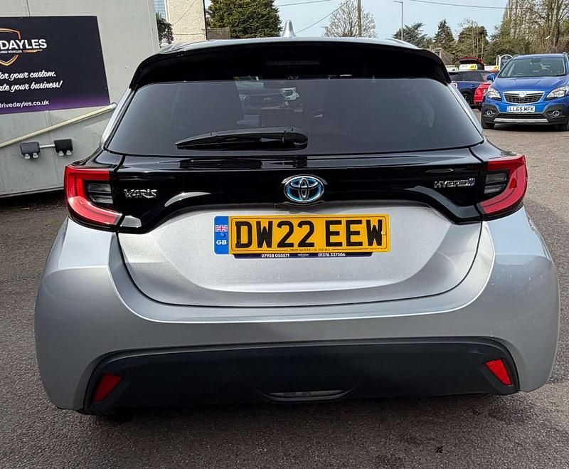 Used Toyota Yaris Hybrid Design 2022 Silver Hatchback