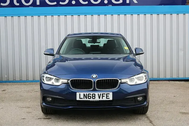 Used BMW 320 Comfort Edition 2018 Blue Sedan