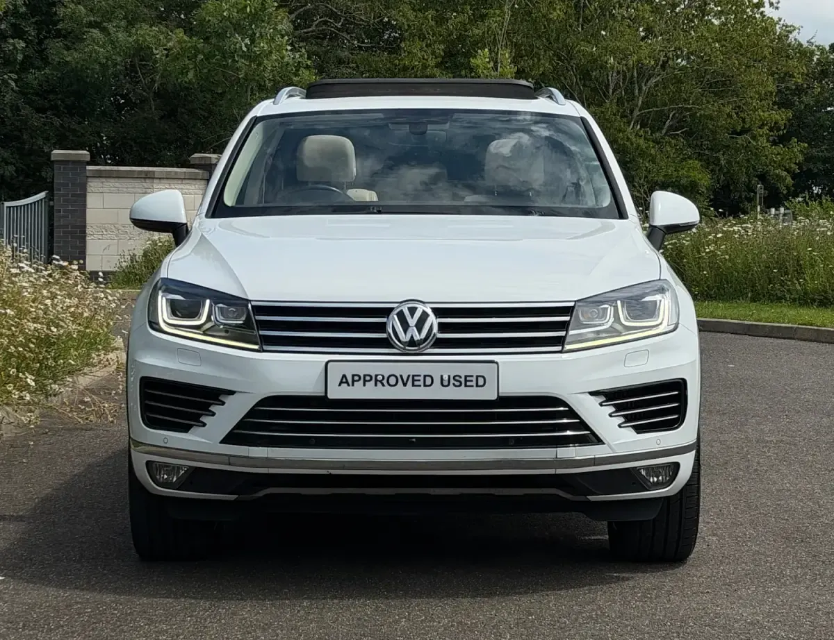 Used VW Touareg R-line Plus 262 HP (192 kW) 2017 White SUV