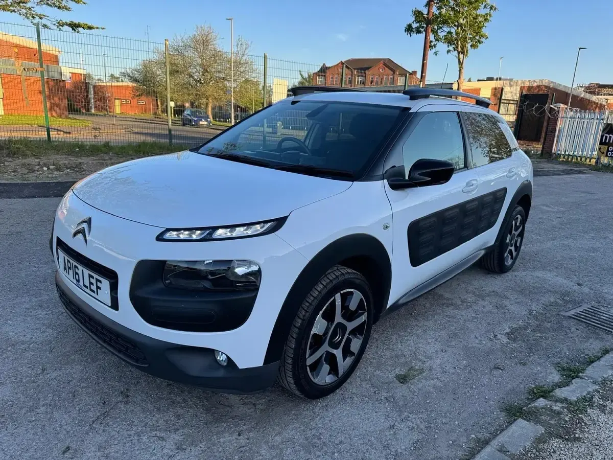 Used Citroën C4 Cactus Flair 2016 White Hatchback