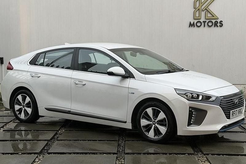 Used Hyundai Ioniq Premium SE 2017 White Hatchback