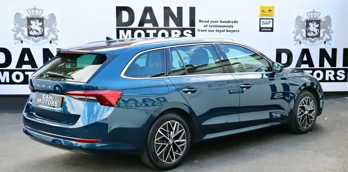 Used Skoda Octavia SE L 116 HP (85 kW) 2023 Blue Estate