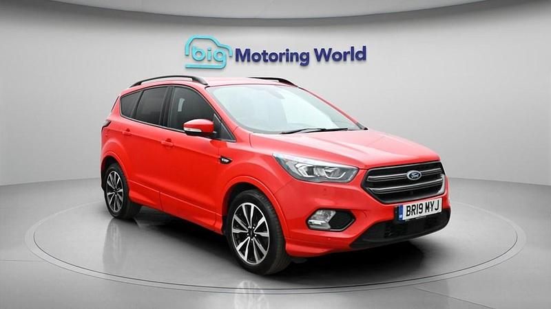 Used Ford Kuga ST-Line 150 HP (110 kW) 2019 Red SUV