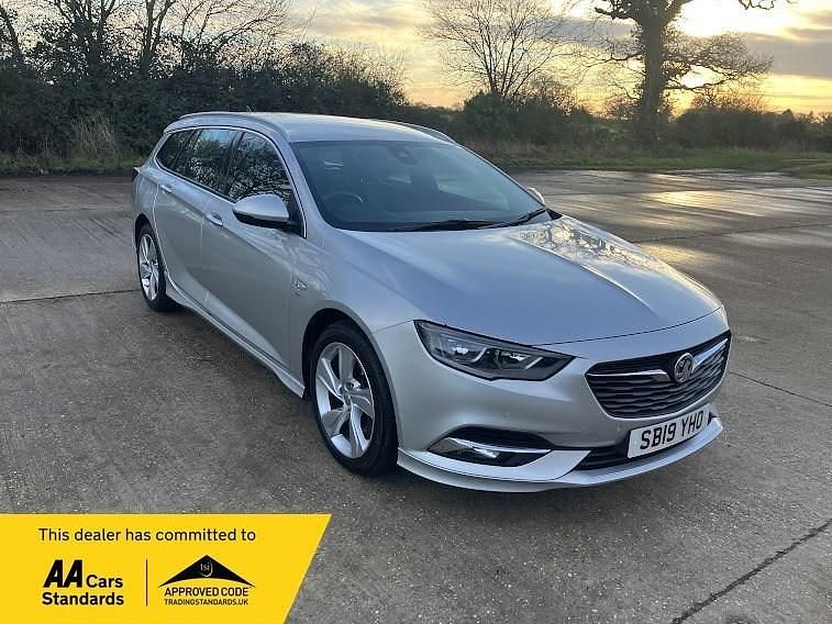 Used Vauxhall Insignia SRi 170 HP (125 kW) 2019 Silver Estate