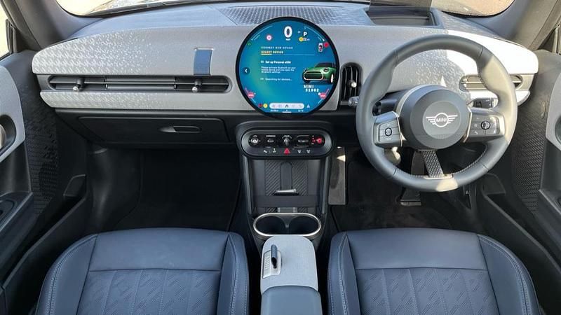 Used Mini Cooper Hatch 154 HP (113 kW) 2024 Green Hatchback