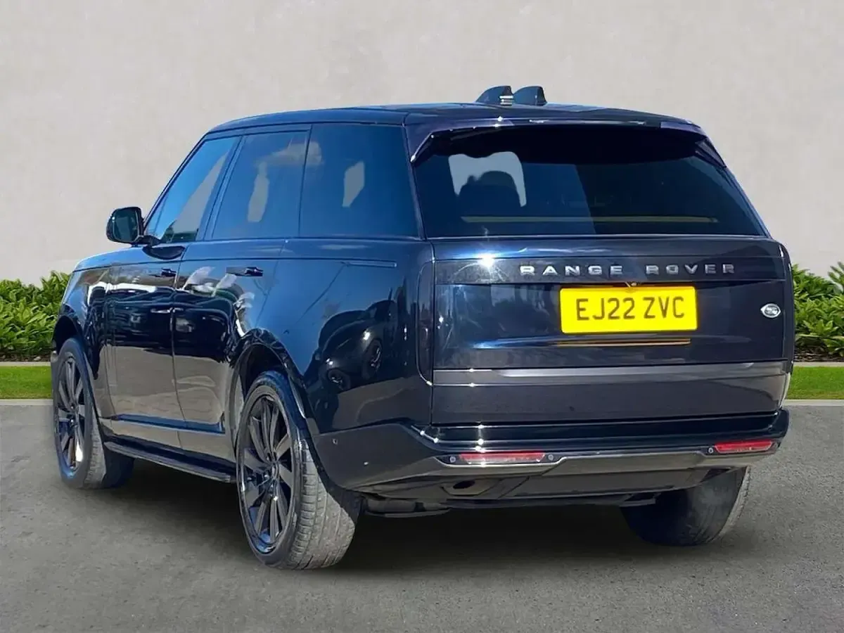 Used Land Rover Range Rover SE 400 HP (294 kW) 2022 Blue SUV