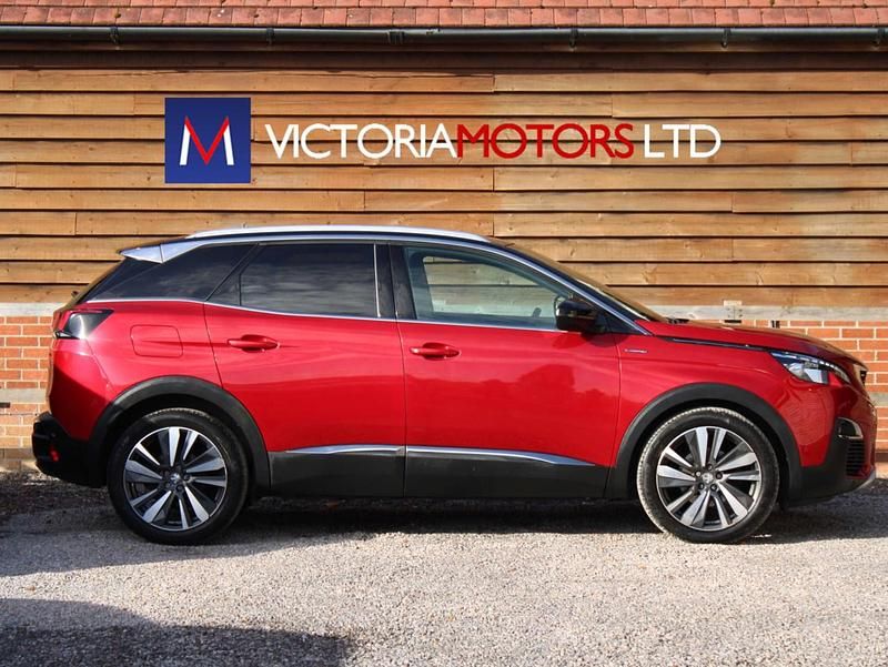 Used Peugeot 3008 Premium 2020 Red Hatchback