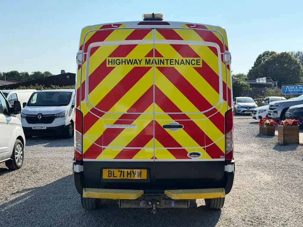 Used Ford Transit S 130 HP (95 kW) 2021 White Van