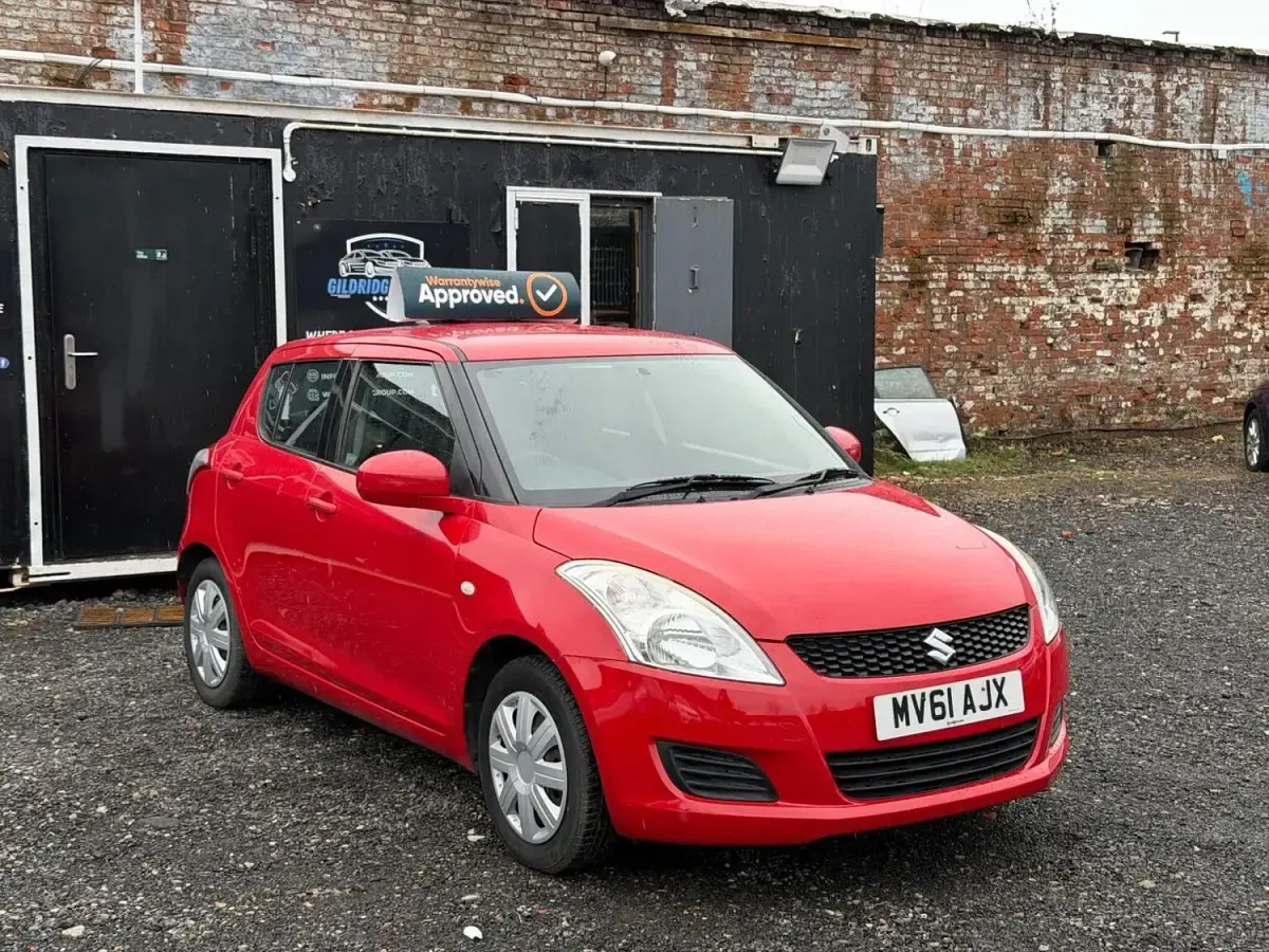 Używany Suzuki Swift 94 KM (69 kW) 2012 Czerwony Hatchback