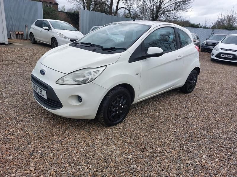 Used Ford Ka 69 HP (50 kW) 2011 White Hatchback