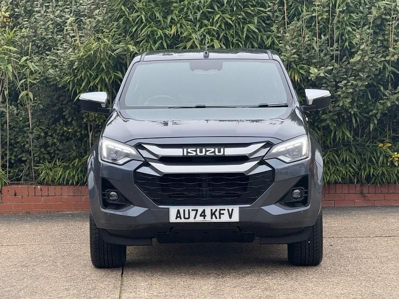 Used Isuzu D-Max 163 HP (119 kW) 2024 Grey Pickup