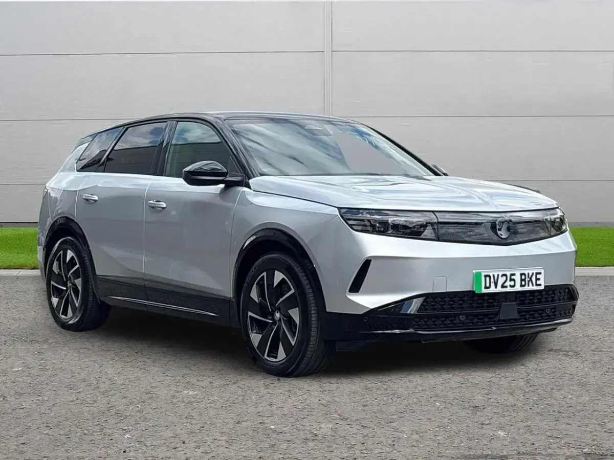 Used Vauxhall Grandland 154 kW (210 HP) 2025 Grey SUV