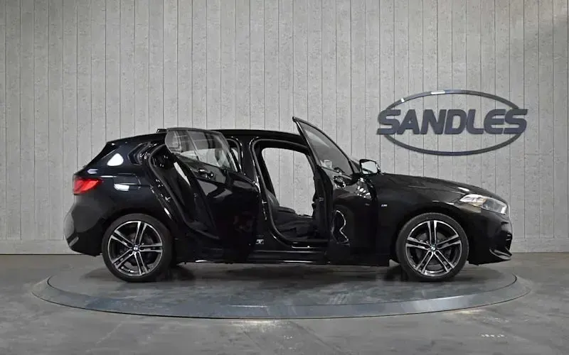 Used BMW 118 M Sport 136 HP (100 kW) 2022 Black Hatchback