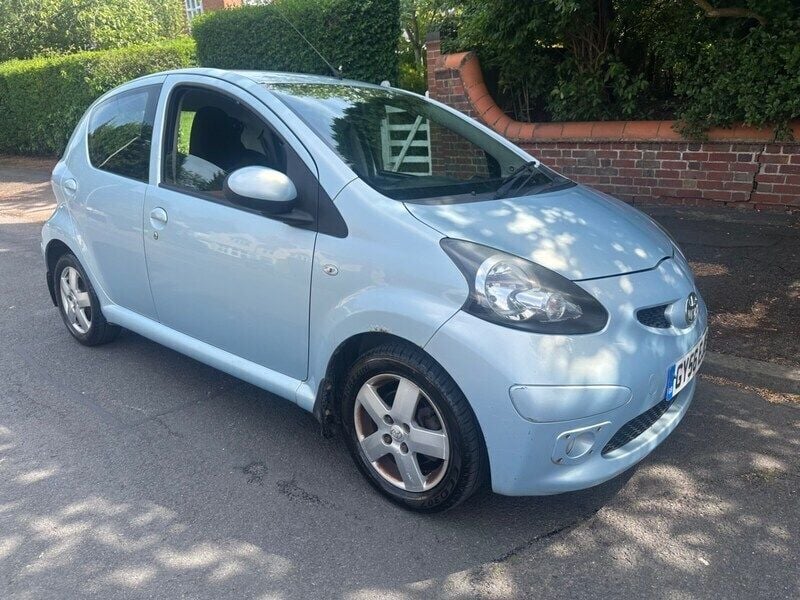 Blue Used 2006 Toyota Aygo Sport Hatchback | £895 (Good price) - Image 1/4