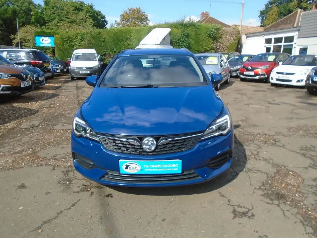 Used Vauxhall Astra Business Edition 120 HP (88 kW) 2020 Blue Estate
