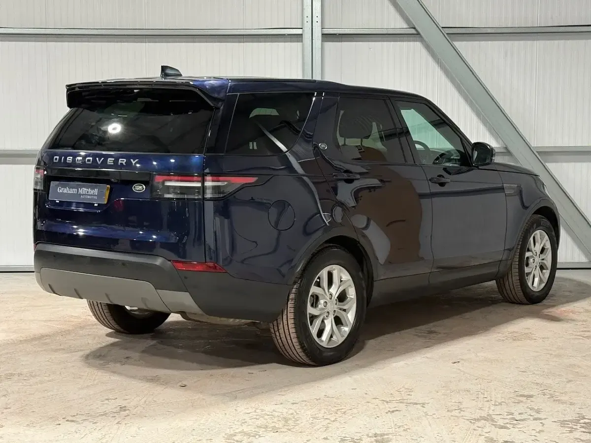 Used Land Rover Discovery SE 240 HP (176 kW) 2018 Blue SUV