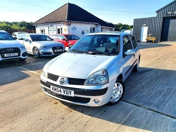 Silver Used 2004 Renault Clio II Extreme Hatchback | £1,495 (Fair price) - Image 1/1