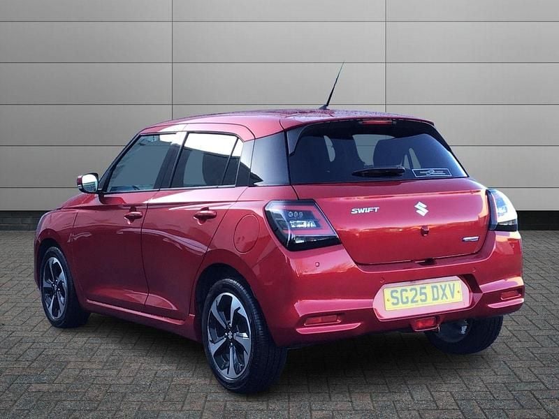 Used Suzuki Swift 2025 Premium metallic  burning red pearl Hatchback