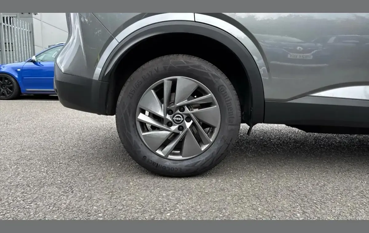 Used Nissan Qashqai Acenta Premium 155 HP (114 kW) 2024 Grey SUV