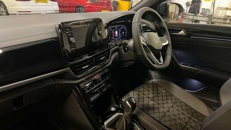 Used VW T-Roc Black Edition 147 HP (108 kW) 2025 White SUV