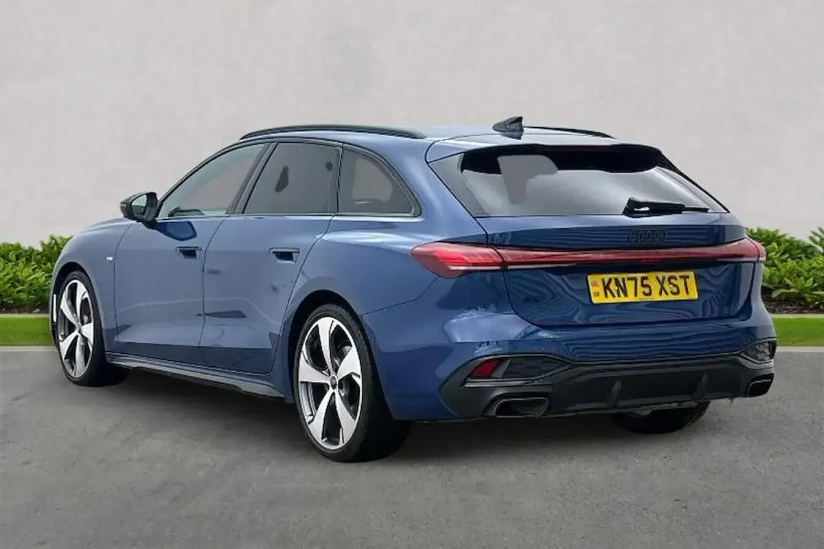 Begagnad Audi A5 Comfort 2025 Blå Kombi