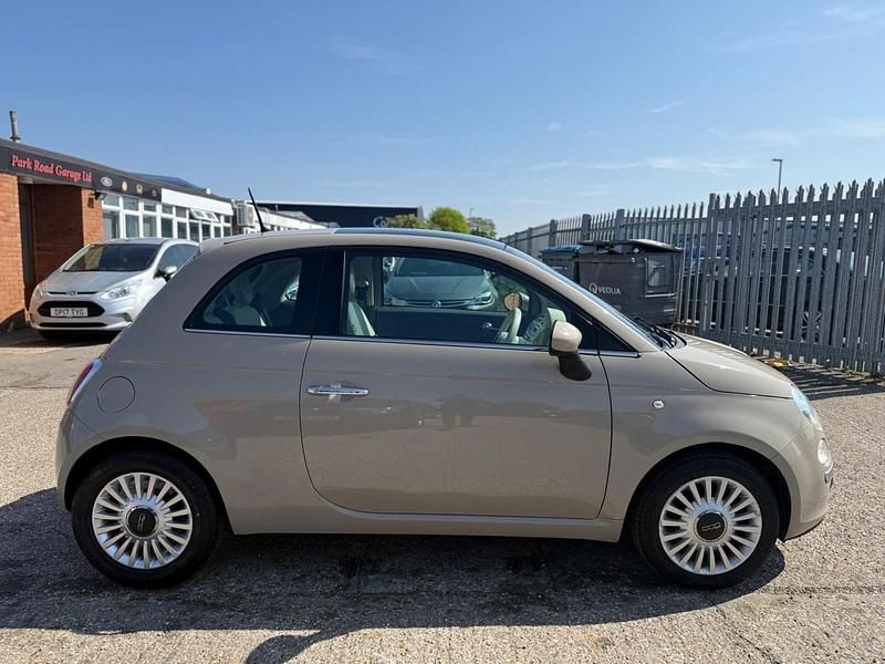 Usado Fiat 500 Lounge 69 HP (50 kW) 2014 Bege Citadino
