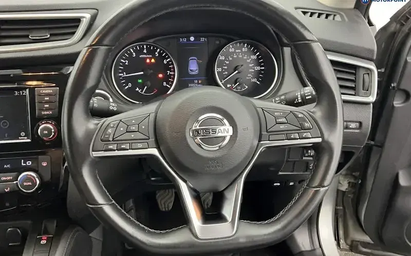 Used Nissan Qashqai N-Connecta 140 HP (102 kW) 2020 Silver SUV
