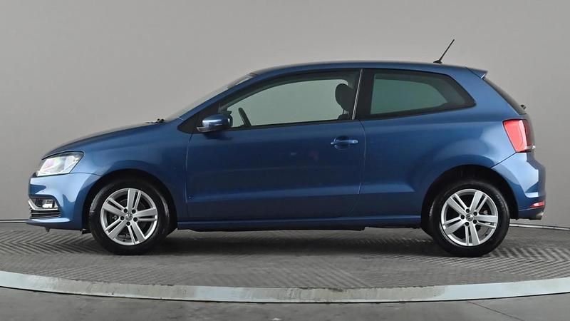 Used VW Polo Edition 90 HP (66 kW) 2017 Blue Hatchback