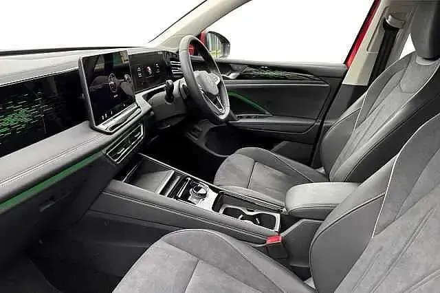 Used VW Tiguan Elegance 150 HP (110 kW) 2025 Red SUV