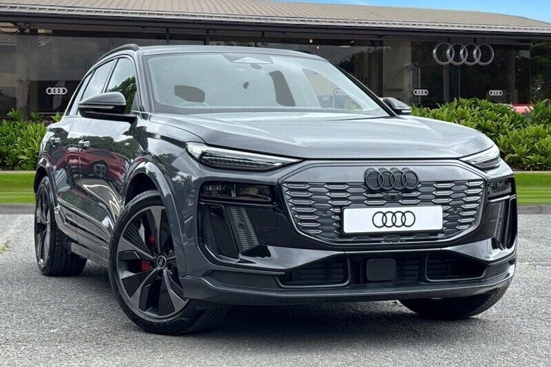 Grey New 2025 Audi Q6 e-tron Performance SUV | £65,995 (Super price) - Image 1/4