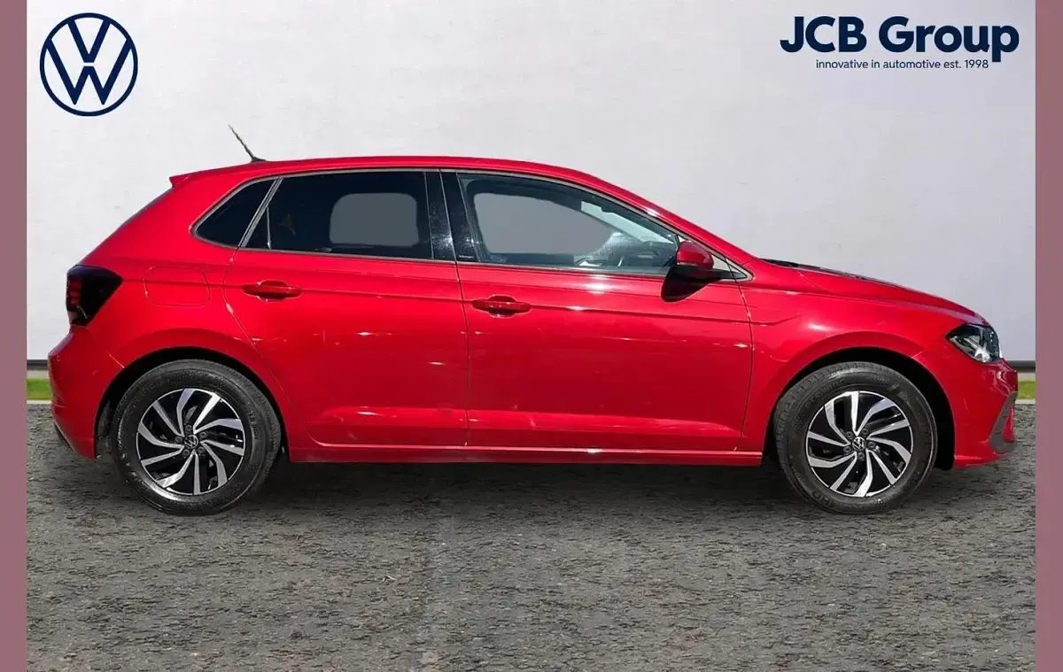 Used VW Polo Life 95 HP (69 kW) 2023 Red Hatchback