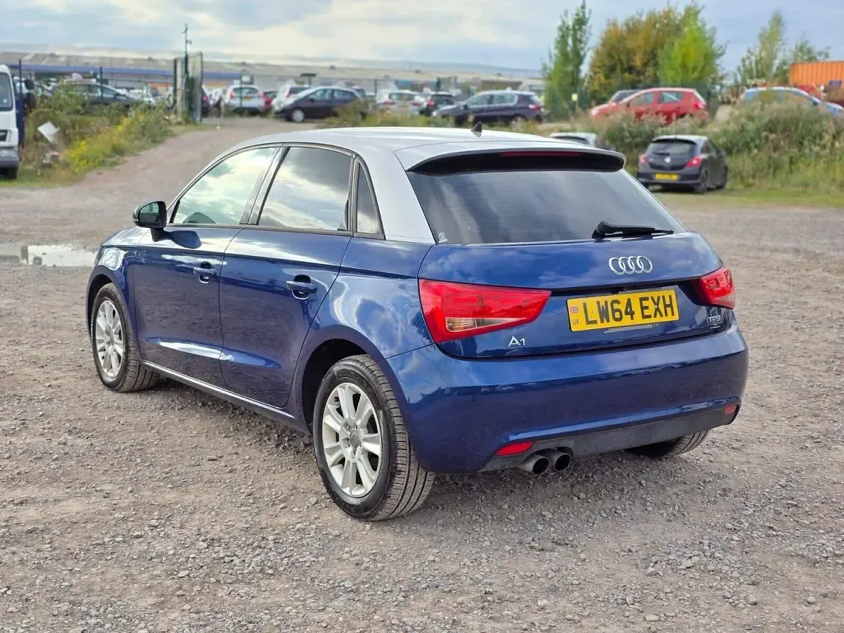 Begagnad Audi A1 Sportback Sport 122 HK (89 kW) 2014 Blå Halvkombi