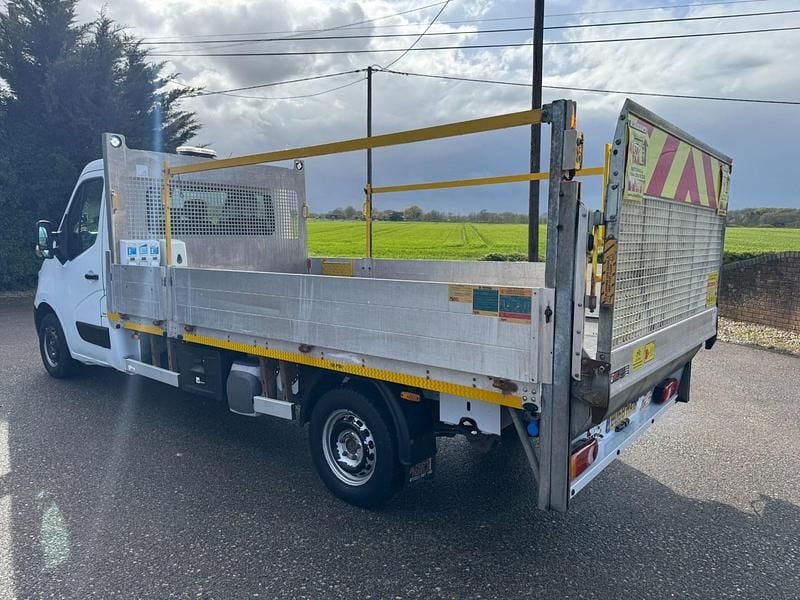 Used Vauxhall Movano 2019 White MPV
