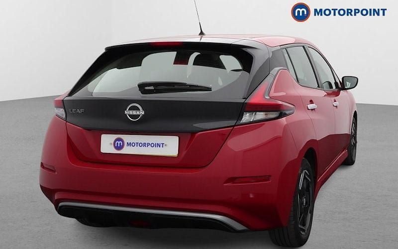 Red Used 2022 Nissan Leaf Acenta Hatchback | £8,399 (Good price) - Image 1/4