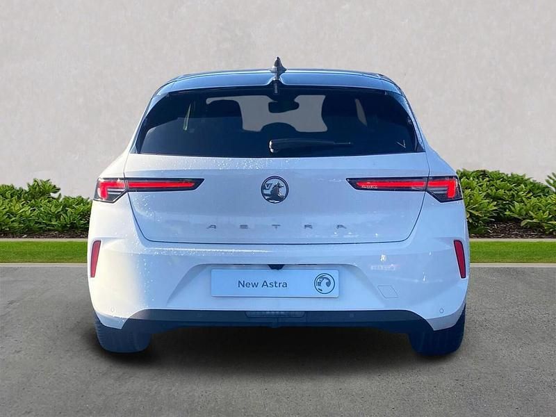 Nouă Vauxhall Astra S 130 CP (95 kW) 2026 Alb Hatchback
