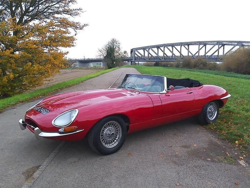 Red Used 1979 Jaguar E-Type Cabriolet | £19,995 - Image 1/4