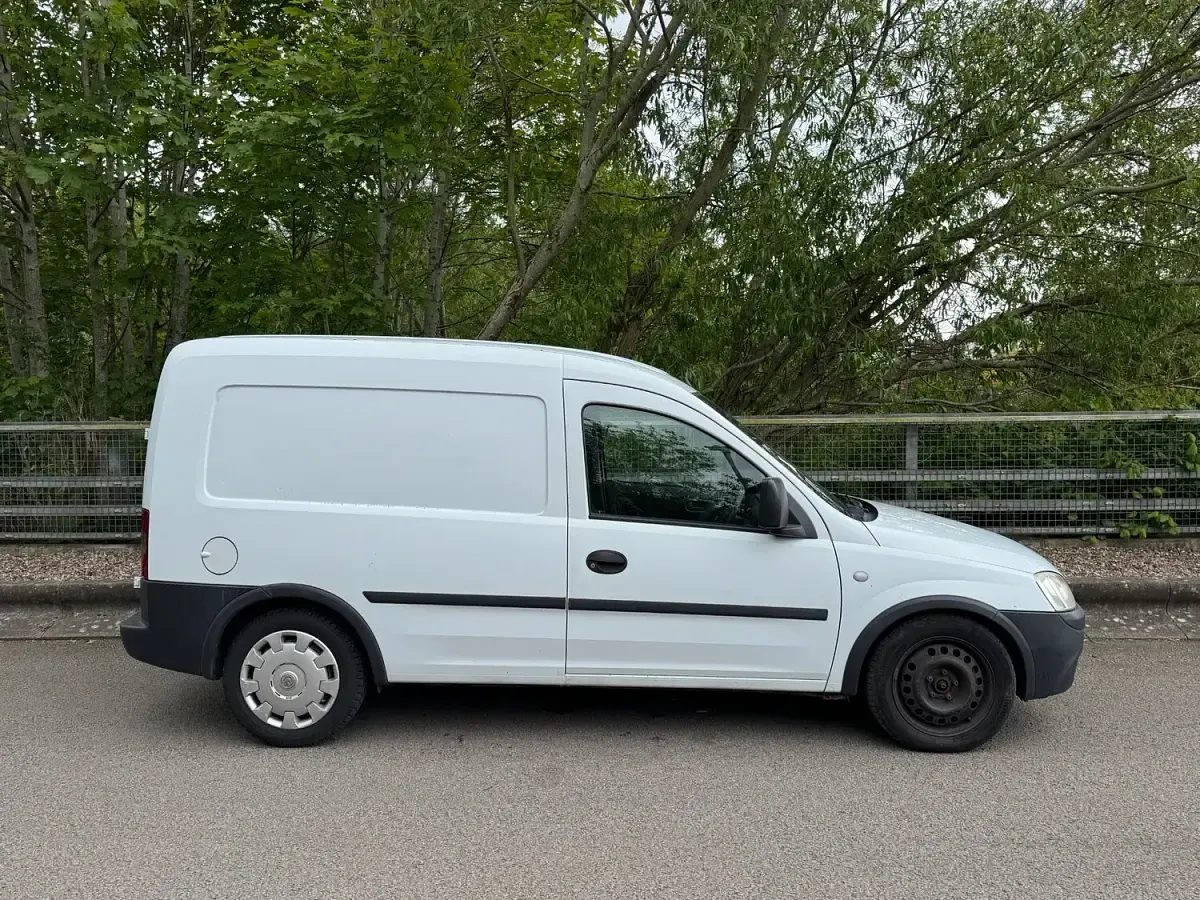 Used Vauxhall Combo 2008 White MPV