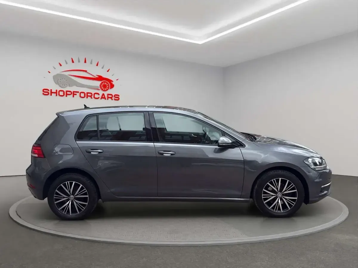 Used VW Golf VII SE 115 HP (84 kW) 2018 Grey Hatchback