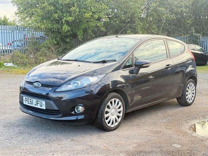 Używany Ford Fiesta 2011 Czarny Hatchback