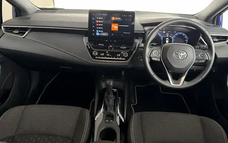Used Toyota Corolla 140 HP (102 kW) 2023 Blue Hatchback