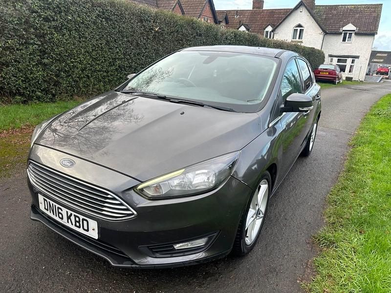 Used Ford Focus Zetec 2016 Grey Hatchback