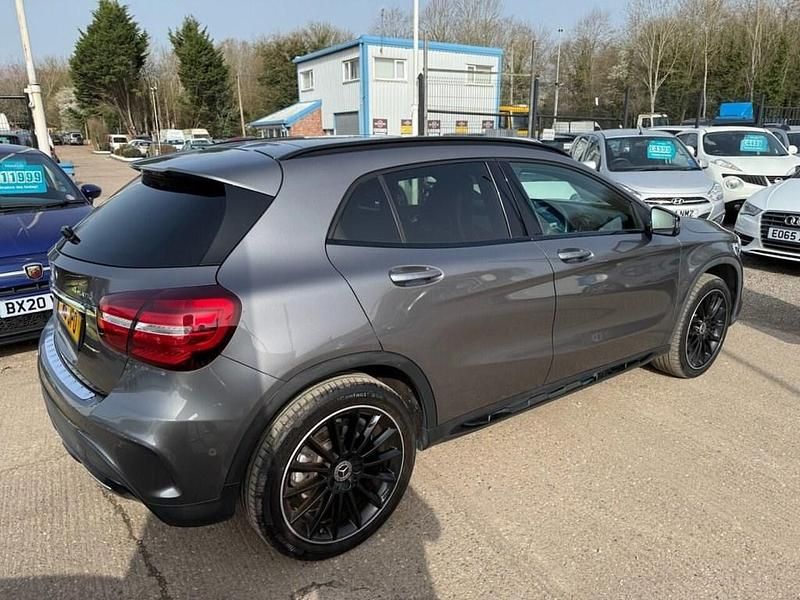 Usado Mercedes GLA200 AMG Line Premium Plus 2018 Cinzento SUV