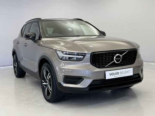 Used Volvo XC40 R-Design 194 HP (142 kW) 2022 SUV