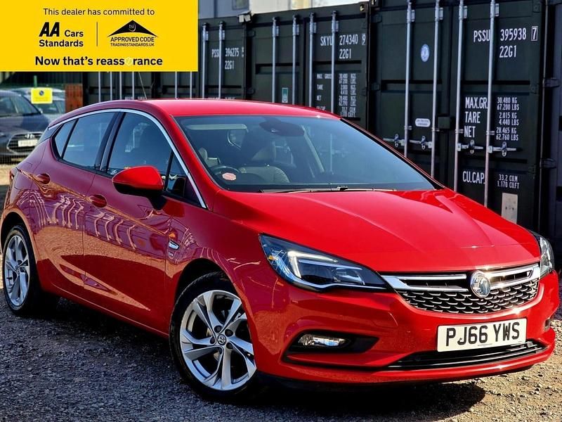 Used Vauxhall Astra SRi 150 HP (110 kW) 2016 Red Hatchback