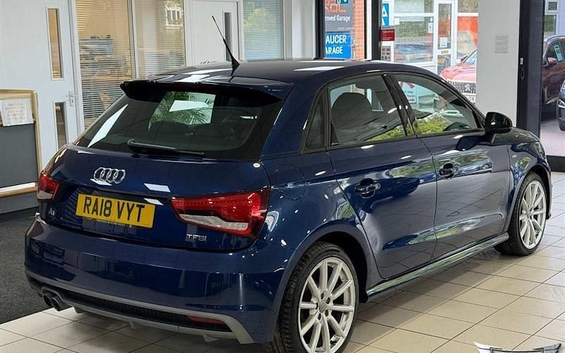 Usado Audi A1 Sportback S-Line 125 HP (91 kW) 2018 Azul Citadino