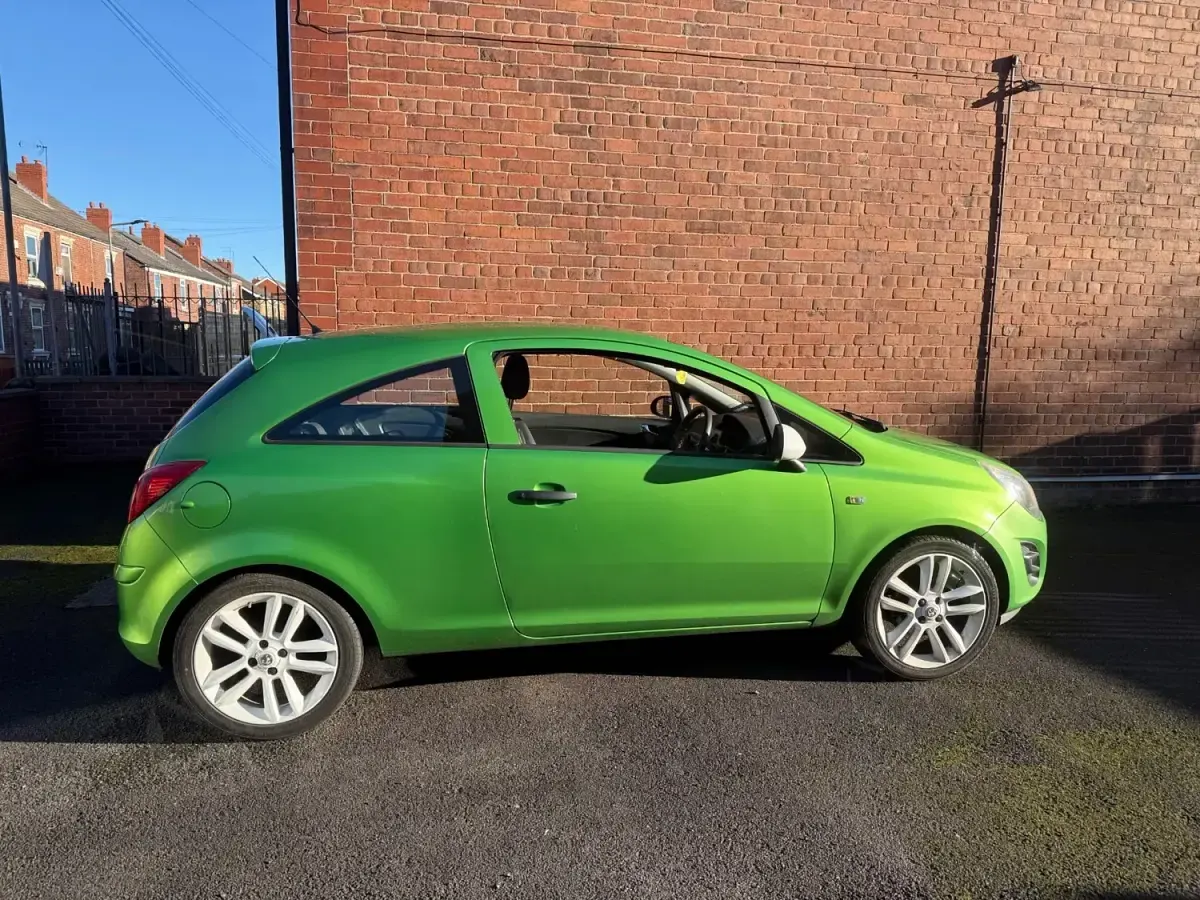 Begagnad Vauxhall Corsa 2014 Grön Halvkombi