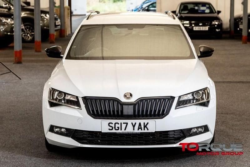 Used Skoda Superb SportLine 190 HP (139 kW) 2017 White Estate